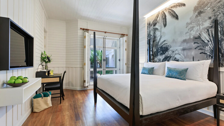 Superior Balcony Pool View